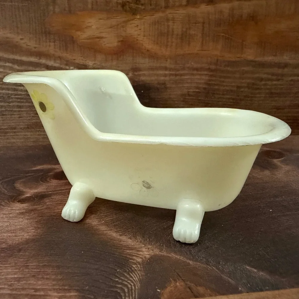 Vintage 1975 Aluminum Housewares Co Plastic Clawfoot Bathtub Soap Dish Cream